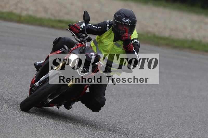 Archiv-2025/10 23.04.2025 Cornu Master School ADR/rot-rouge/0